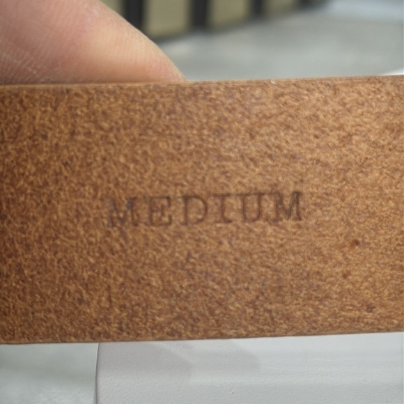 (H)Talbots women's vintage tan Italian leather belt with silver buckle and metal - Picture 7 of 13